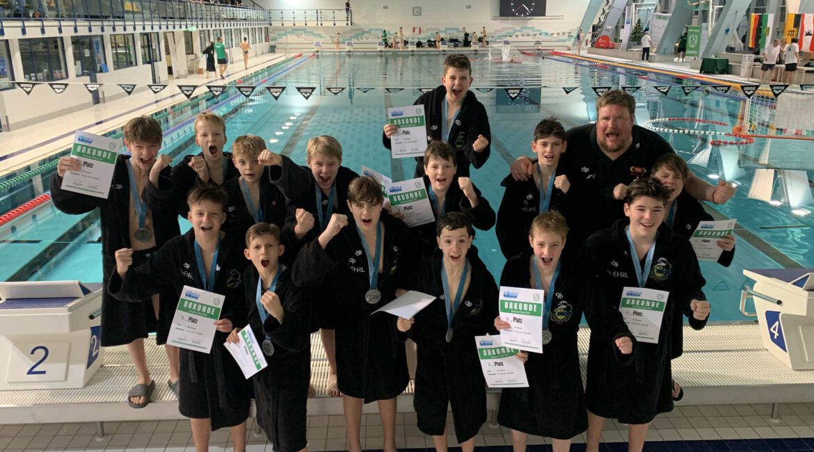 Auf dem Foto: Glückliche Silbermedaillengewinner: Die U14 der Potsdam Orcas musste sich erst im Finale geschlagen geben. (Foto: privat)