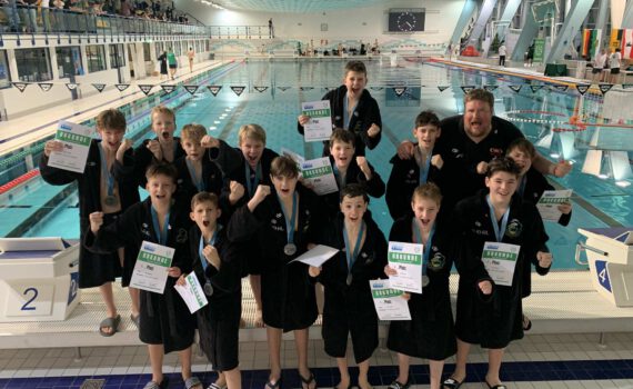 Auf dem Foto: Glückliche Silbermedaillengewinner: Die U14 der Potsdam Orcas musste sich erst im Finale geschlagen geben. (Foto: privat)