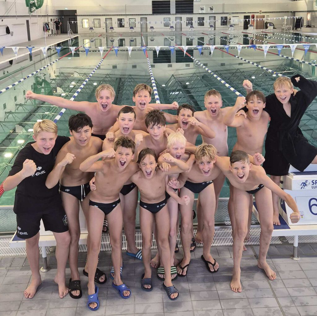 Auf dem Foto: Jubel im Bad des Sportparks Luftschiffhafen nach einem perfekten Saisonauftakt. (Foto: privat)