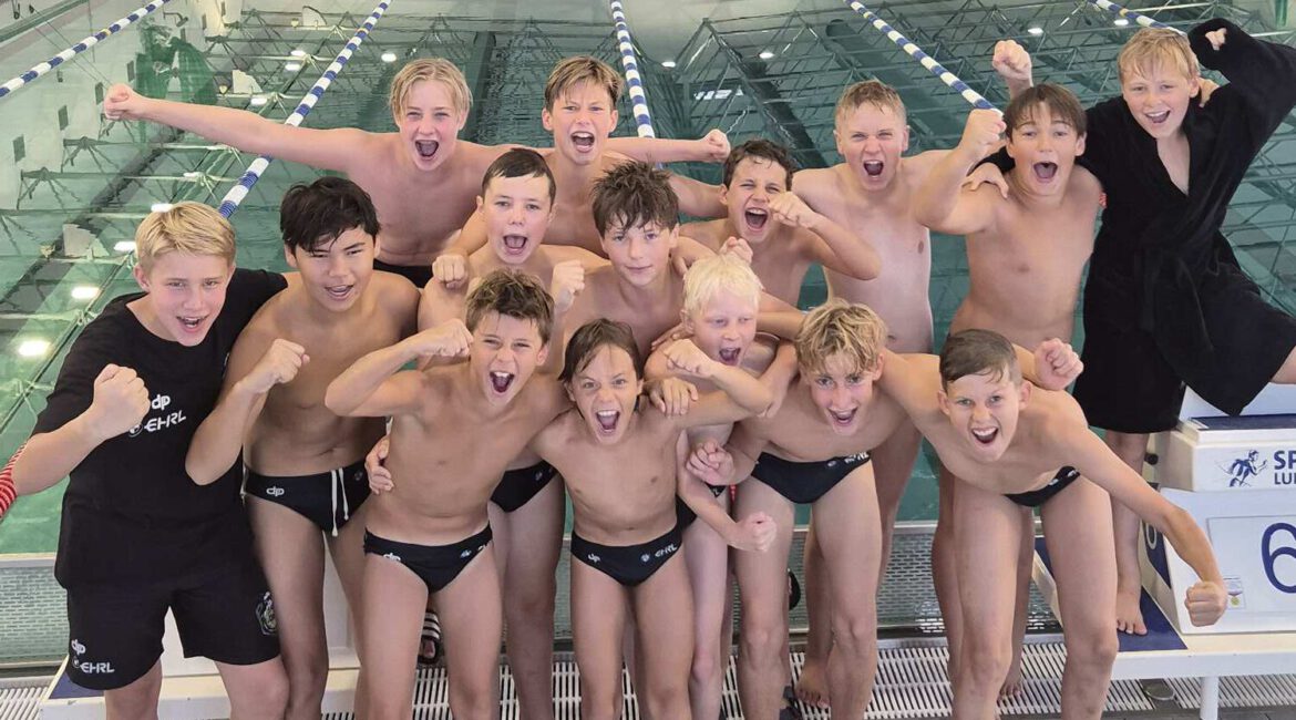 Auf dem Foto: Jubel im Bad des Sportparks Luftschiffhafen nach einem perfekten Saisonauftakt. (Foto: privat)