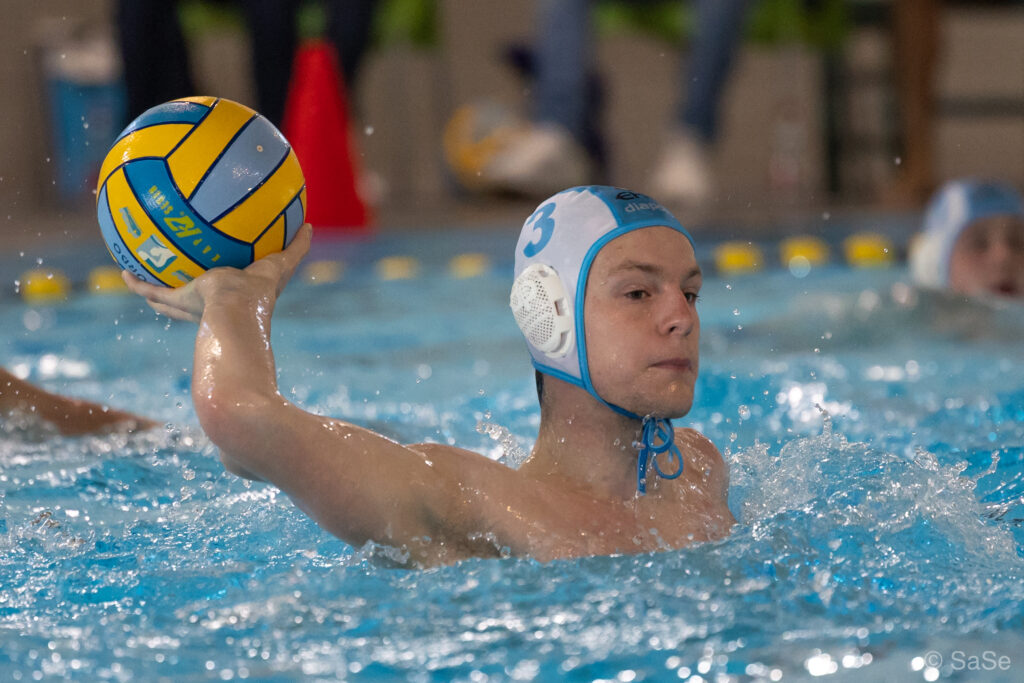 Foto: Finn Taubert treffsicher – sieben Tore steuerte der Nationalspieler beim 17:9-Erfolg gegen Neukölln bei. (Foto: S. Seifert)