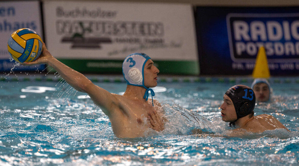 Foto: Bennet Grandke überzeugte mit einer starken ersten Halbzeit und drei Treffern. Aufgrund von drei persönlichen Fehlern kam er nach dem Seitenwechsel nicht mehr zum Einsatz und fehlte danach spürbar. (Foto: Sandra Seifert)