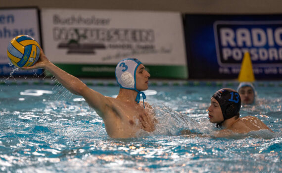 Foto: Bennet Grandke überzeugte mit einer starken ersten Halbzeit und drei Treffern. Aufgrund von drei persönlichen Fehlern kam er nach dem Seitenwechsel nicht mehr zum Einsatz und fehlte danach spürbar. (Foto: Sandra Seifert)