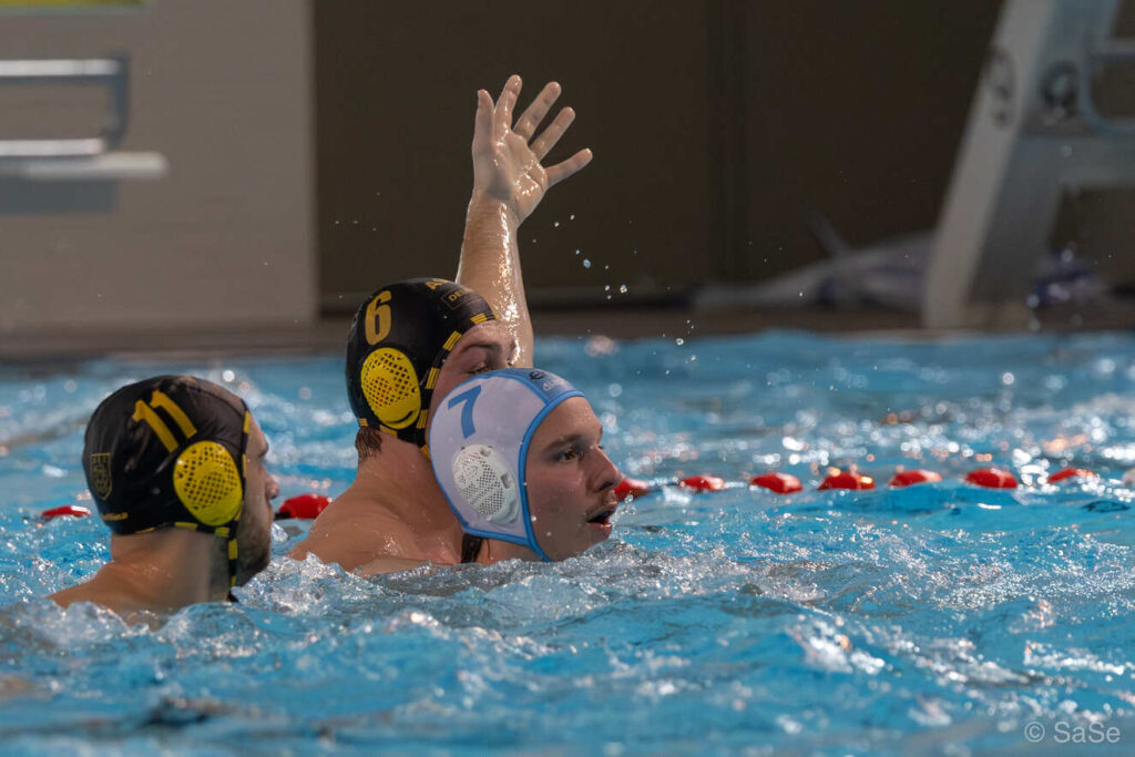 Foto: Der Australier Mason Irving (weiße Kappe) erzielte sechs Treffer im Auswärtsspiel. (Foto: Sandra Seifert)