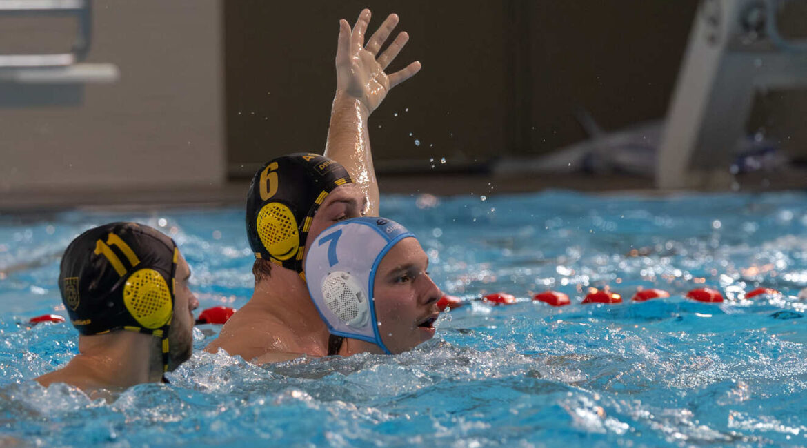Foto: Der Australier Mason Irving (weiße Kappe) erzielte sechs Treffer im Auswärtsspiel. (Foto: Sandra Seifert)
