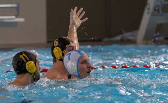 Foto: Der Australier Mason Irving (weiße Kappe) erzielte sechs Treffer im Auswärtsspiel. (Foto: Sandra Seifert)