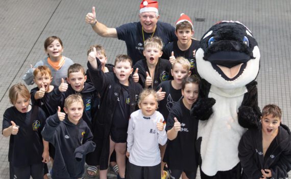 Erstmals beim Weihnachtsturnier dabei: Der U10-Wettbewerb war eine große Bereicherung. Potsdams Mini-Orcas mit Trainer Arno Schäfer belegten den dritten Platz. (Foto: S. Seifert)