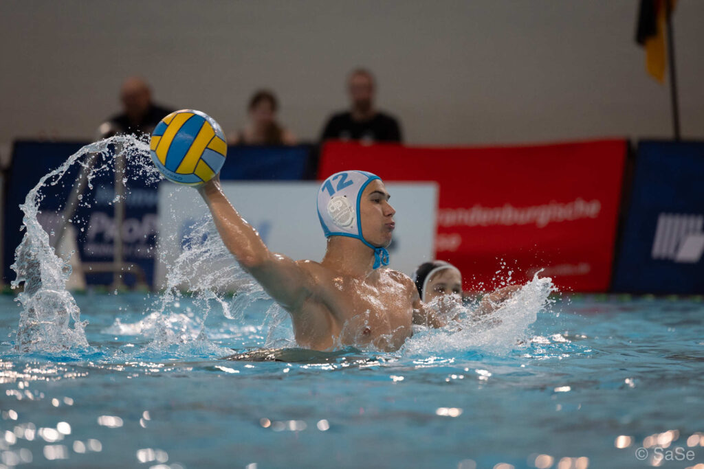 Foto: Marian Kob mit viel Spielfreude gegen Erfurt: Acht Treffer erzielte der U18-Nationalspieler für Potsdams „Zweite“. (Foto: Sandra Seifert)