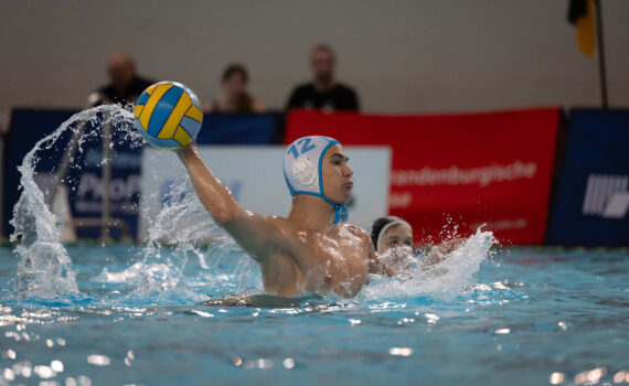 Foto: Marian Kob mit viel Spielfreude gegen Erfurt: Acht Treffer erzielte der U18-Nationalspieler für Potsdams „Zweite“. (Foto: Sandra Seifert)