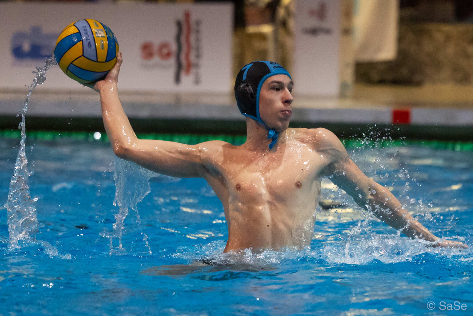 Der erst 17-jährige Fabian Liedtke hat bereits 31 Partien in der 2. Männermannschaft gespielt: Das 13:12 war sein 50. Treffer. (Foto: Sandra Seifert)
